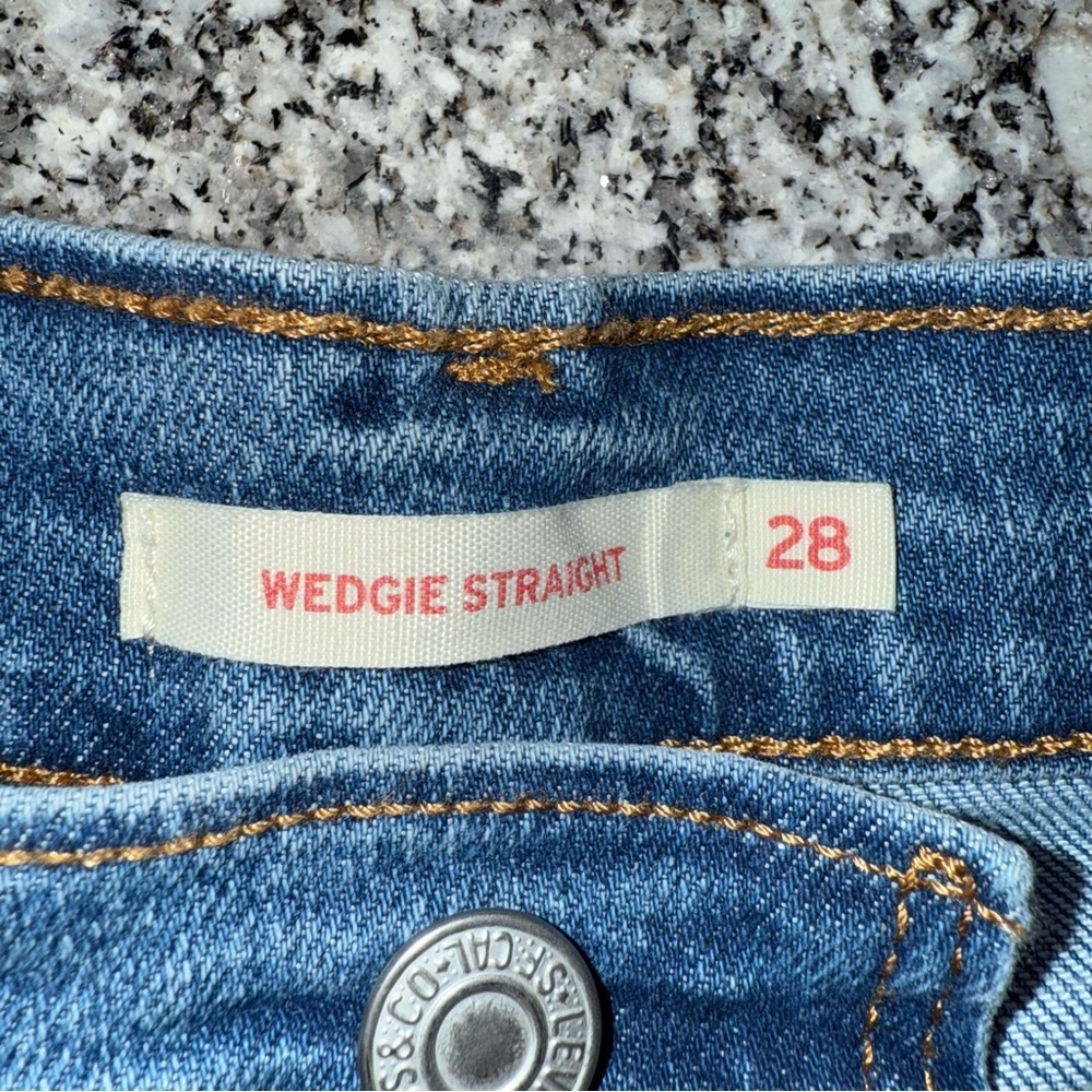 Levi’s Wedgie Straight Jeans Size 28 button fly medium wash women’s classic - Picture 12 of 15